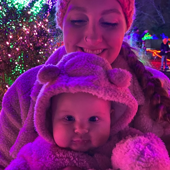 Meet your Posher, Hailey - Picture 1 of 8